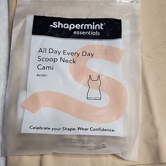 Shapermint All Day Every Day Scoop Neck Cami Color Chai - Picture 5 of 8